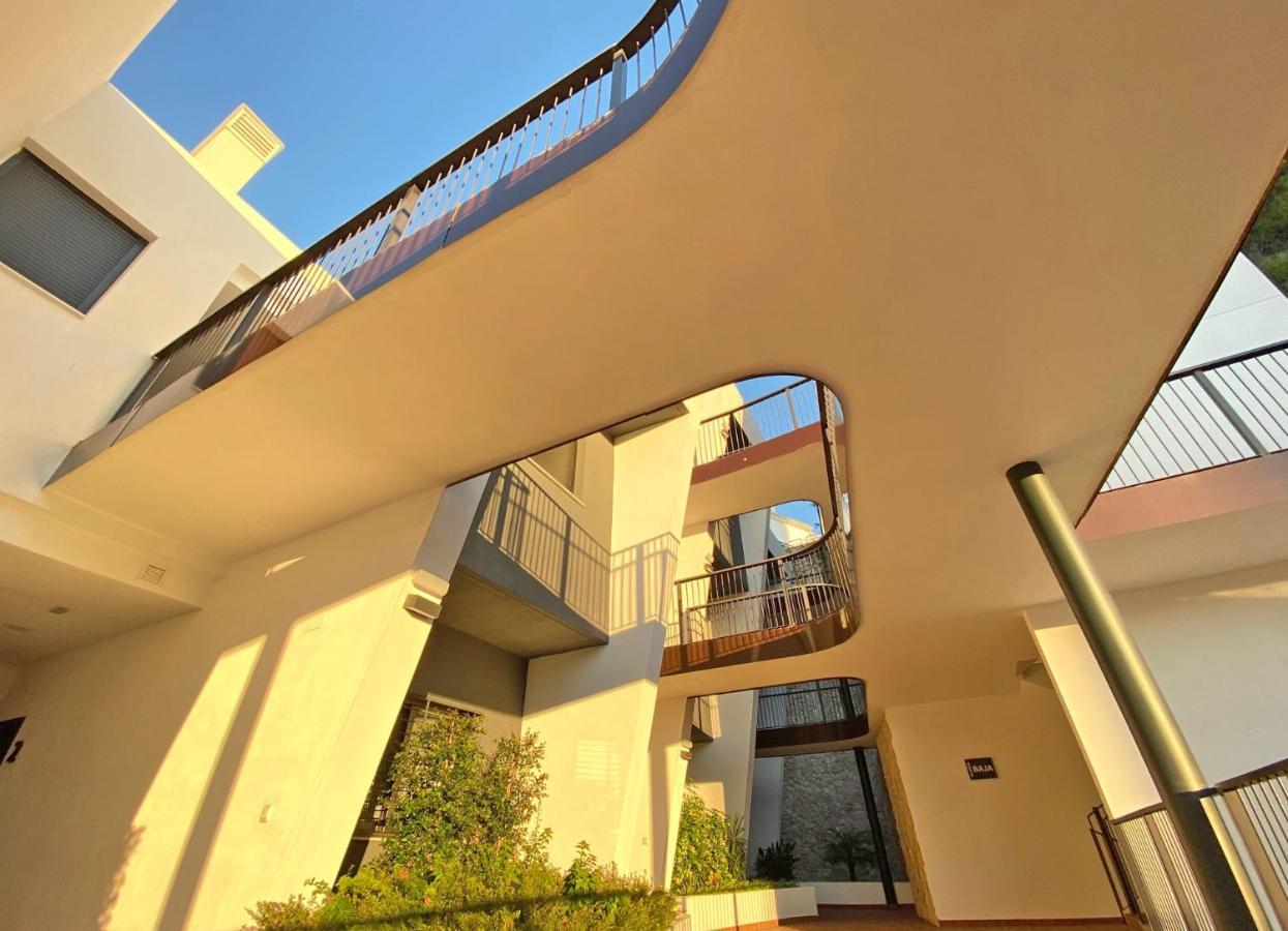 Luxury Apartment With Private Hot Tub By Poniente Beach 베니돔 외부 사진