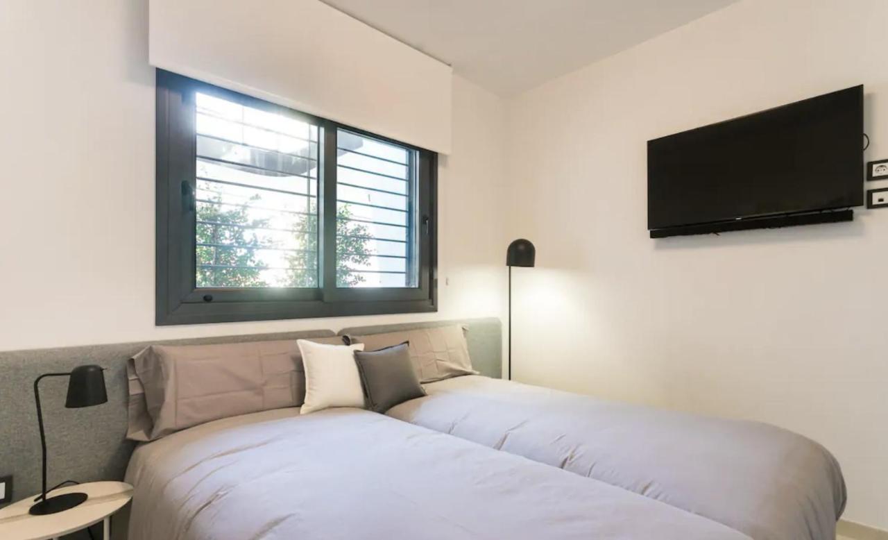 Luxury Apartment With Private Hot Tub By Poniente Beach 베니돔 외부 사진
